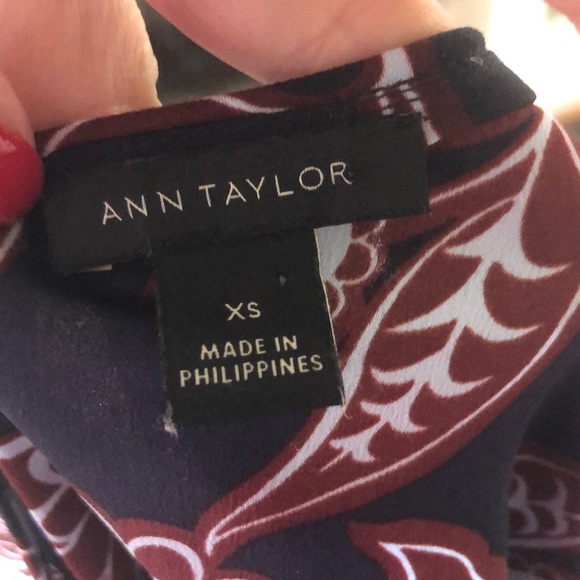 Ann Taylor polyester blouse - new without tags! - Picture 6 of 7